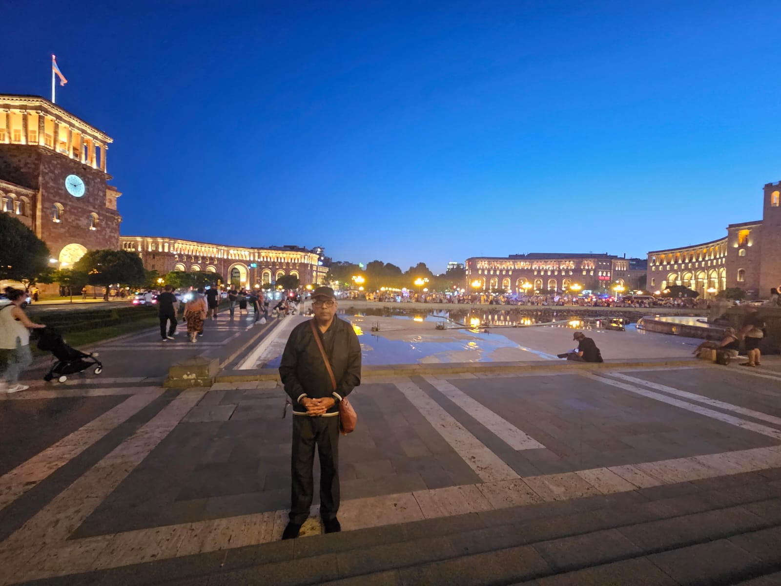 Dazzling fountains and lights at Republic Square